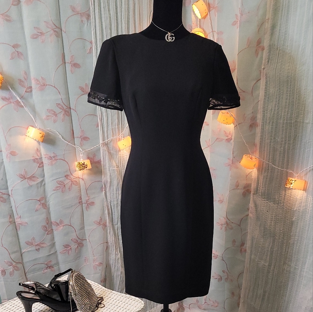 🖤 Straight Line Black Dress sz4🖤